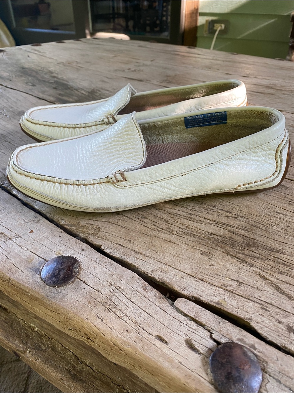 Rockport women’s white Leather Slip-On Loafers. 8